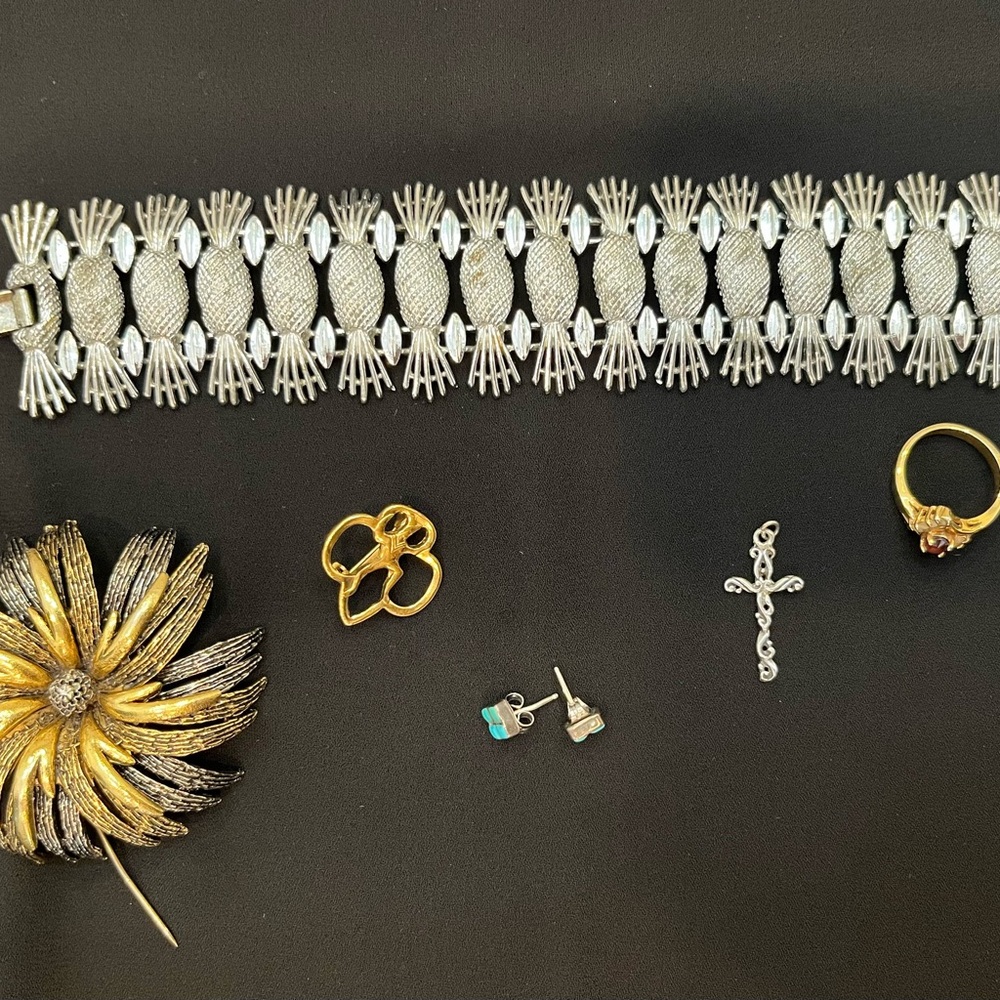 Mixed Lot Vintage Jewelry bracelet, brooch, Brownie pin, ring, cross, earrings